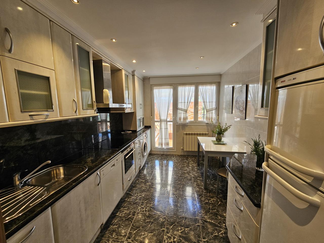 Exclusiva vivienda con una impresionante terraza · Fotografía 4