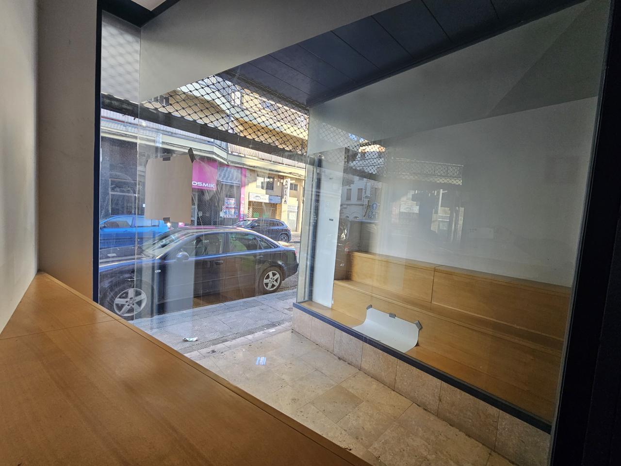 Local comercial en venta en zona muy comercial de Estella · Fotografía 3