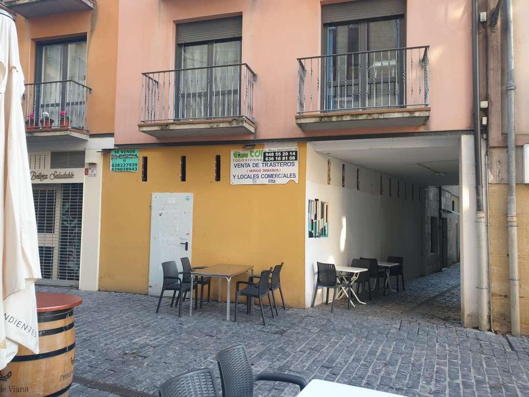 Local comercial de obra, esquinero con sótano · Fotografía 3